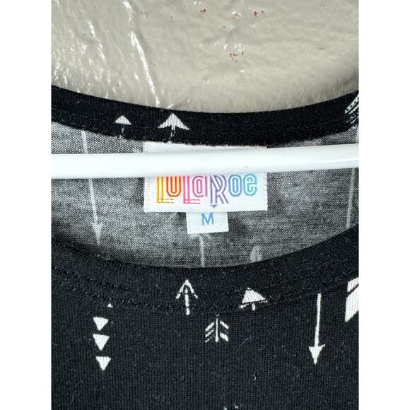 LuLaRoe Short Sleeve Round Neck Carly Stretch Swing Dress Arrows Size Medium - Picture 3 of 6